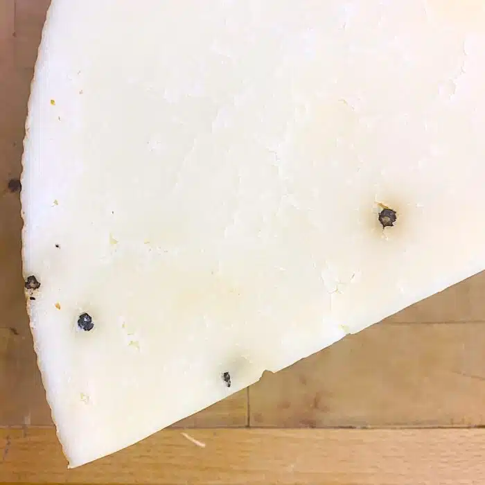 Pecorino pepato