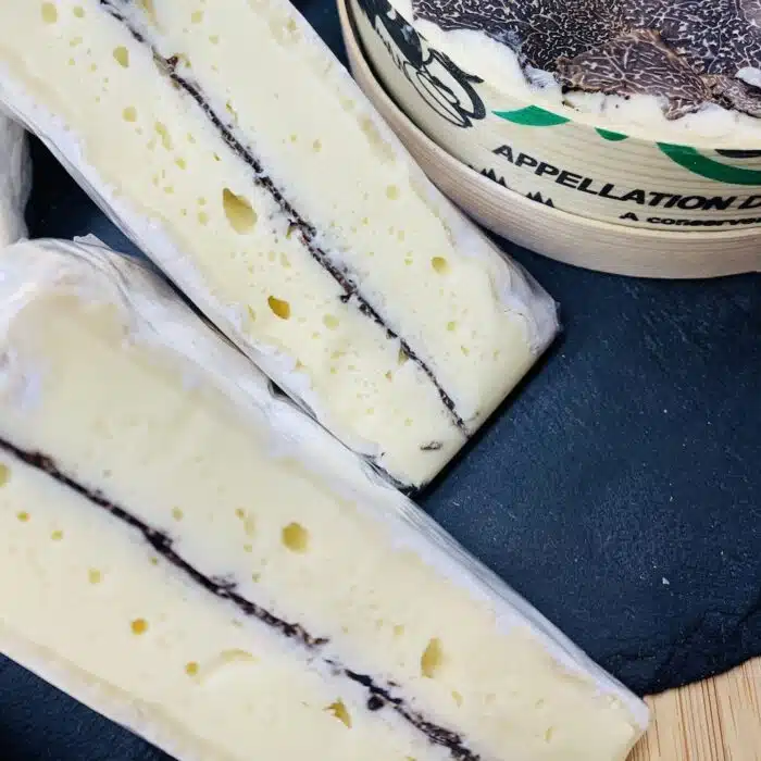 Brie truffé